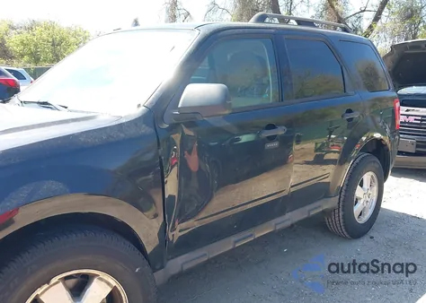 2011 Ford Escape Xlt из США, поврежденный, VIN 1FMCU9DG8BKA57174